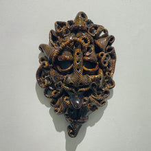 Load image into Gallery viewer, Amber
